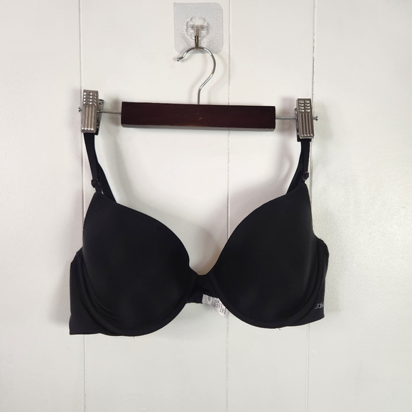 Calvin Klein Black Underwire Plunge T-Shirt Bra 3232200 Size 36B Lingerie - Picture 2 of 7